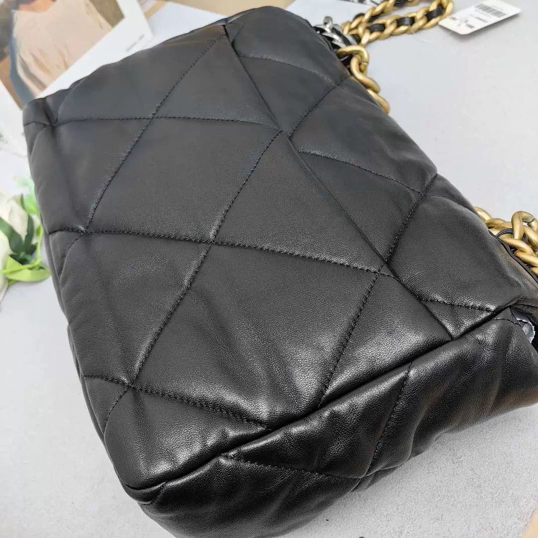 Chanel Pre-loved Bag Very good condition Size ONE SIZE - 5 Thumbnail