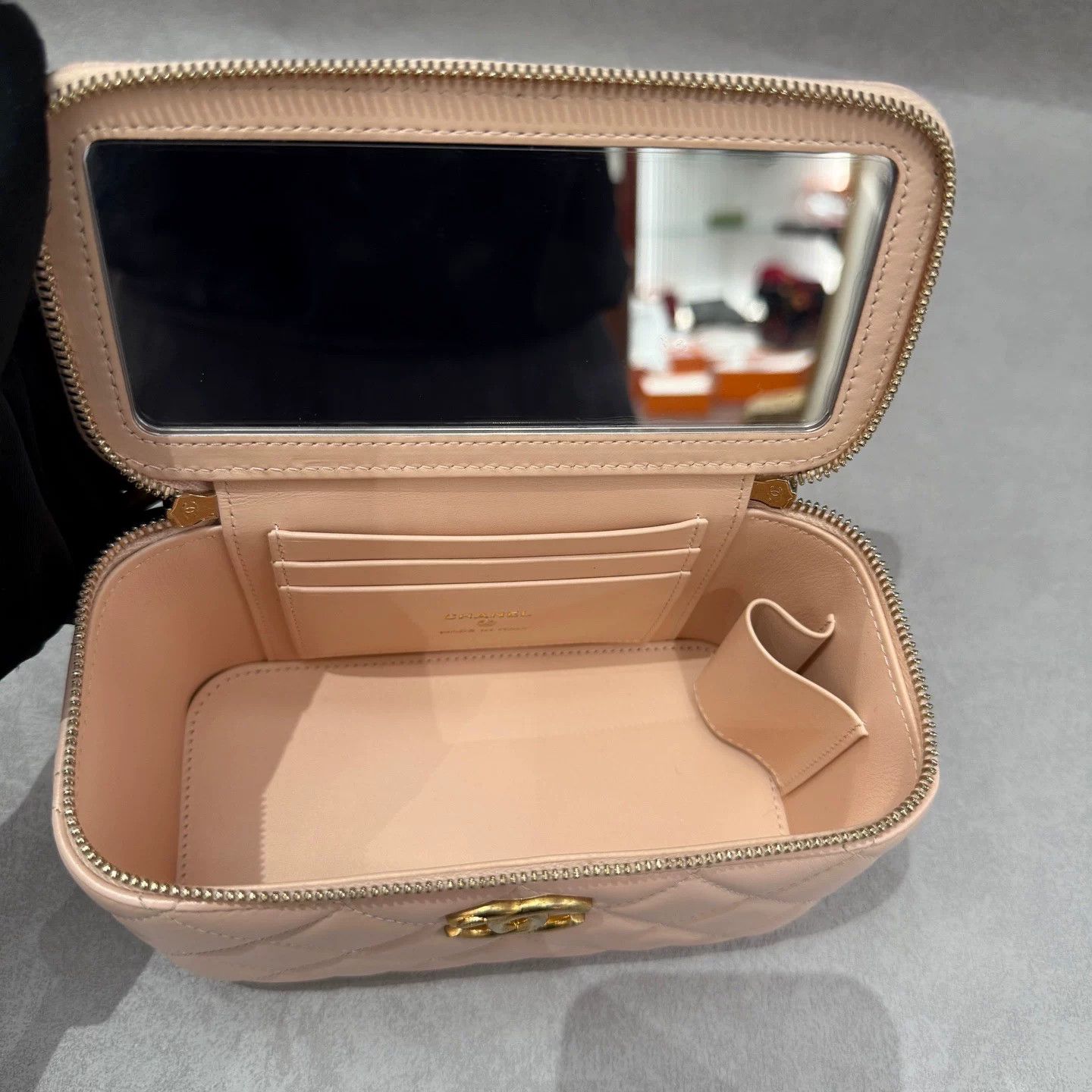 Chanel Pre-loved Bag Very good condition Size ONE SIZE - 2 Thumbnail