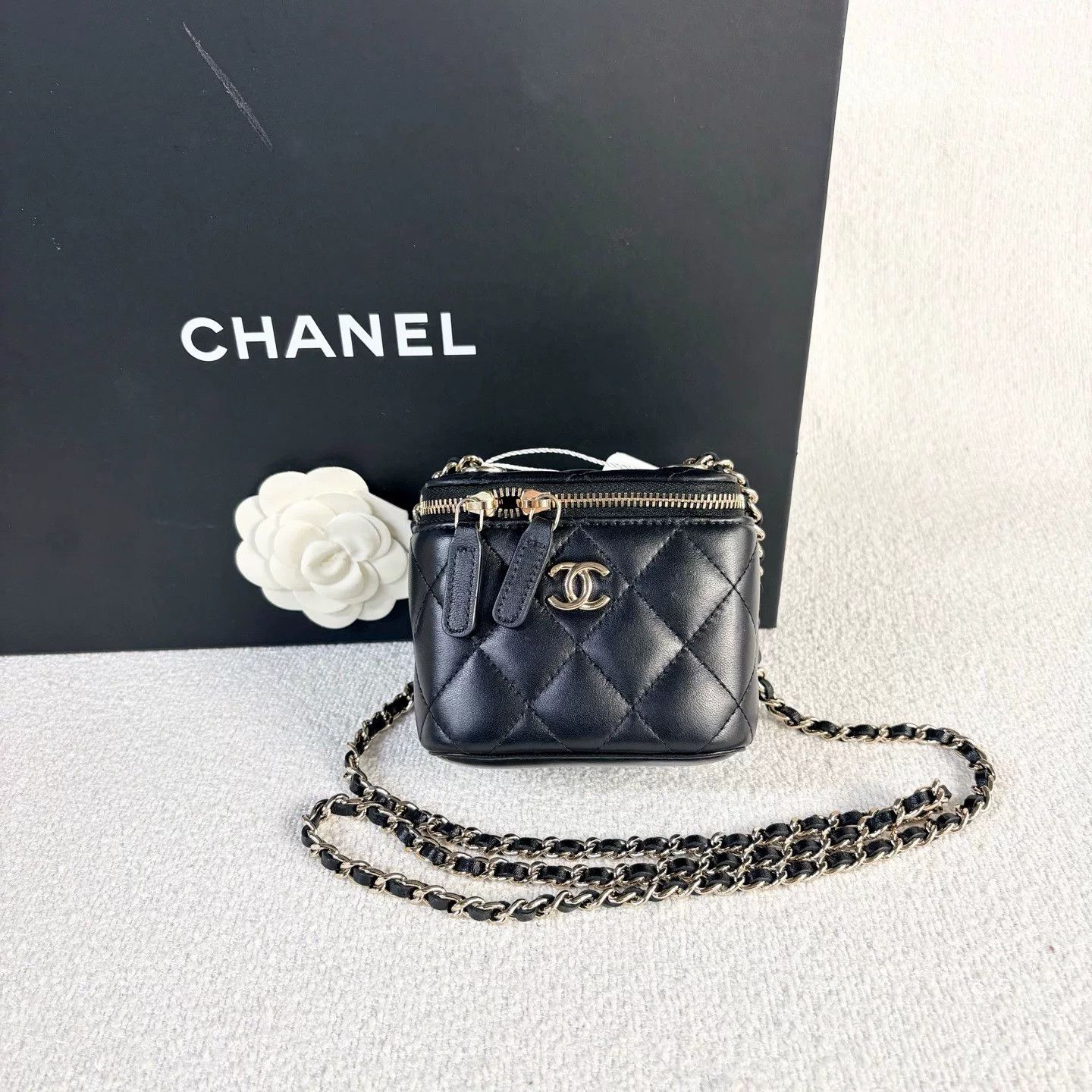 Chanel Pre-loved Bag Very good condition Size ONE SIZE - 2 Thumbnail