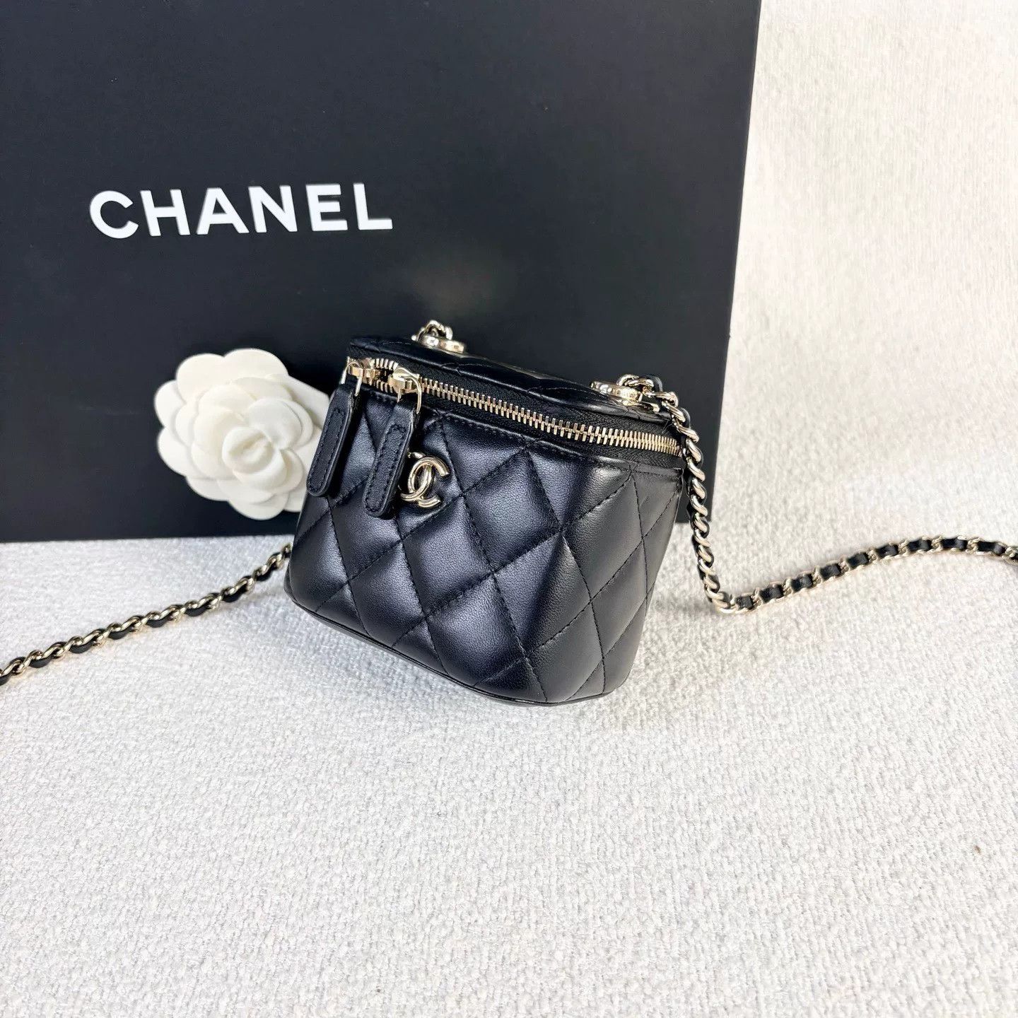 Chanel Pre-loved Bag Very good condition Size ONE SIZE - 4 Thumbnail