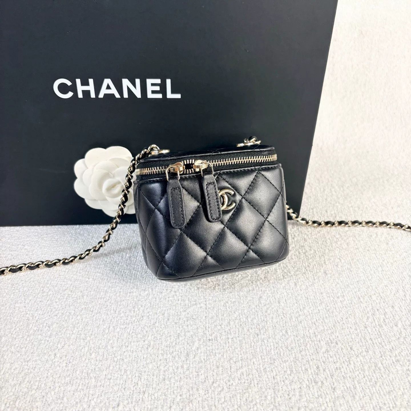 Chanel Pre-loved Bag Very good condition Size ONE SIZE - 6 Thumbnail