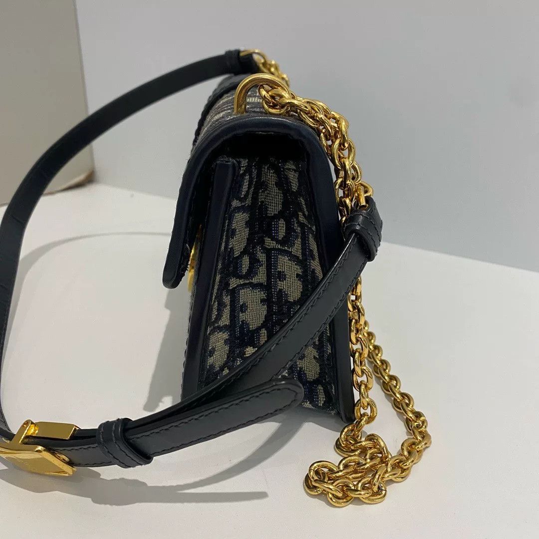 Dior Pre-loved Bag Very good condition Size ONE SIZE - 4 Thumbnail