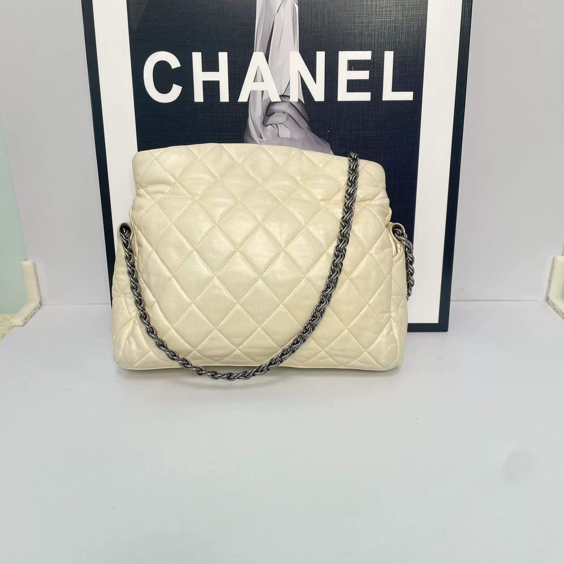 Chanel Pre-loved Bag Very good condition Size ONE SIZE - 3 Thumbnail