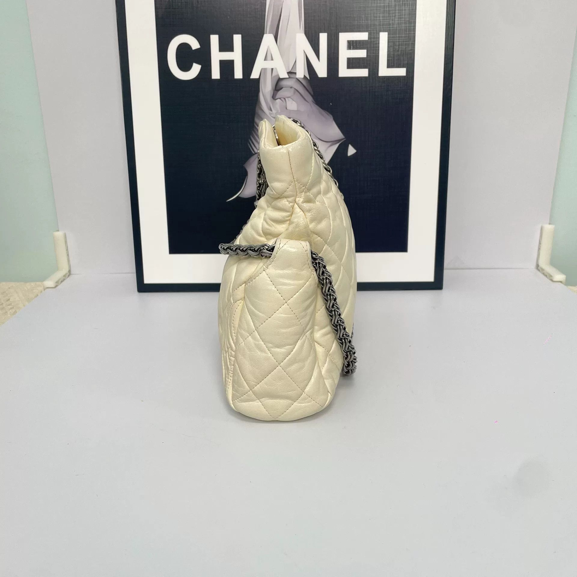 Chanel Pre-loved Bag Very good condition Size ONE SIZE - 4 Thumbnail
