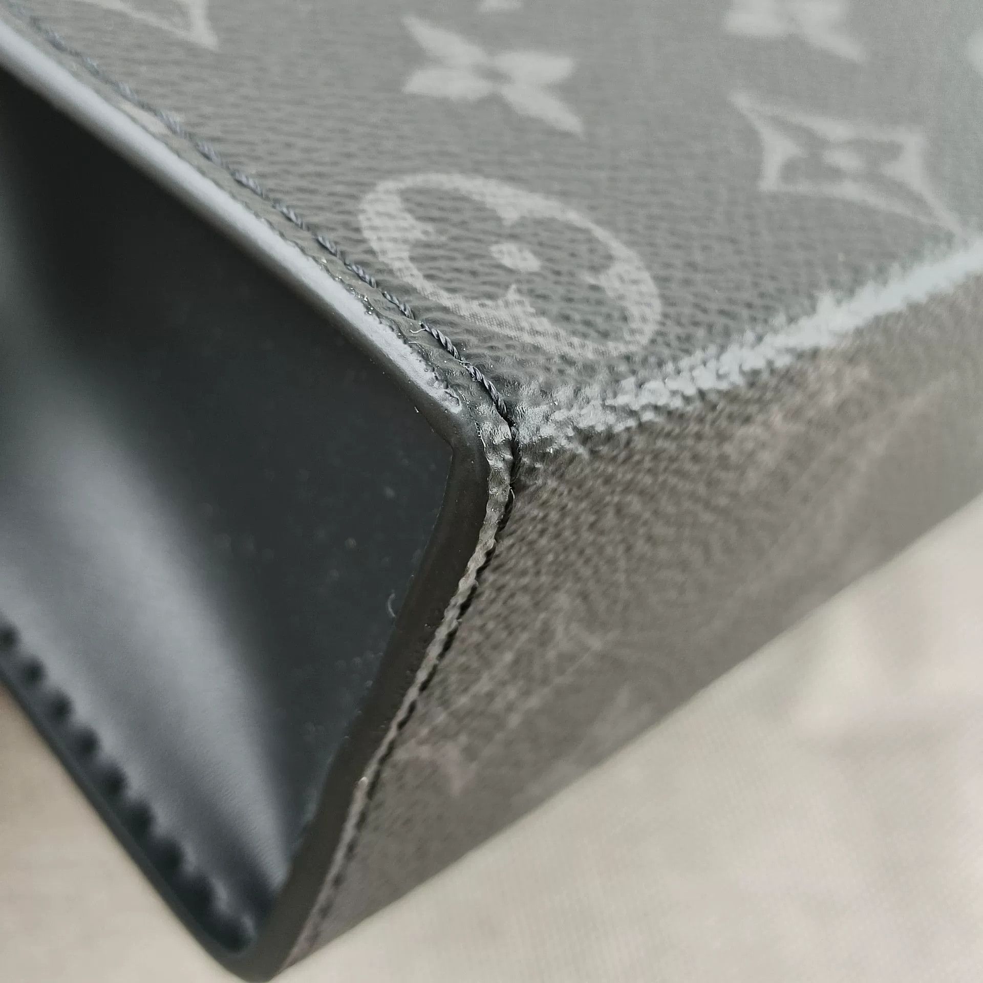 Louis Vuitton Pre-loved Bag Brand new condition Size ONE SIZE - 2 Thumbnail