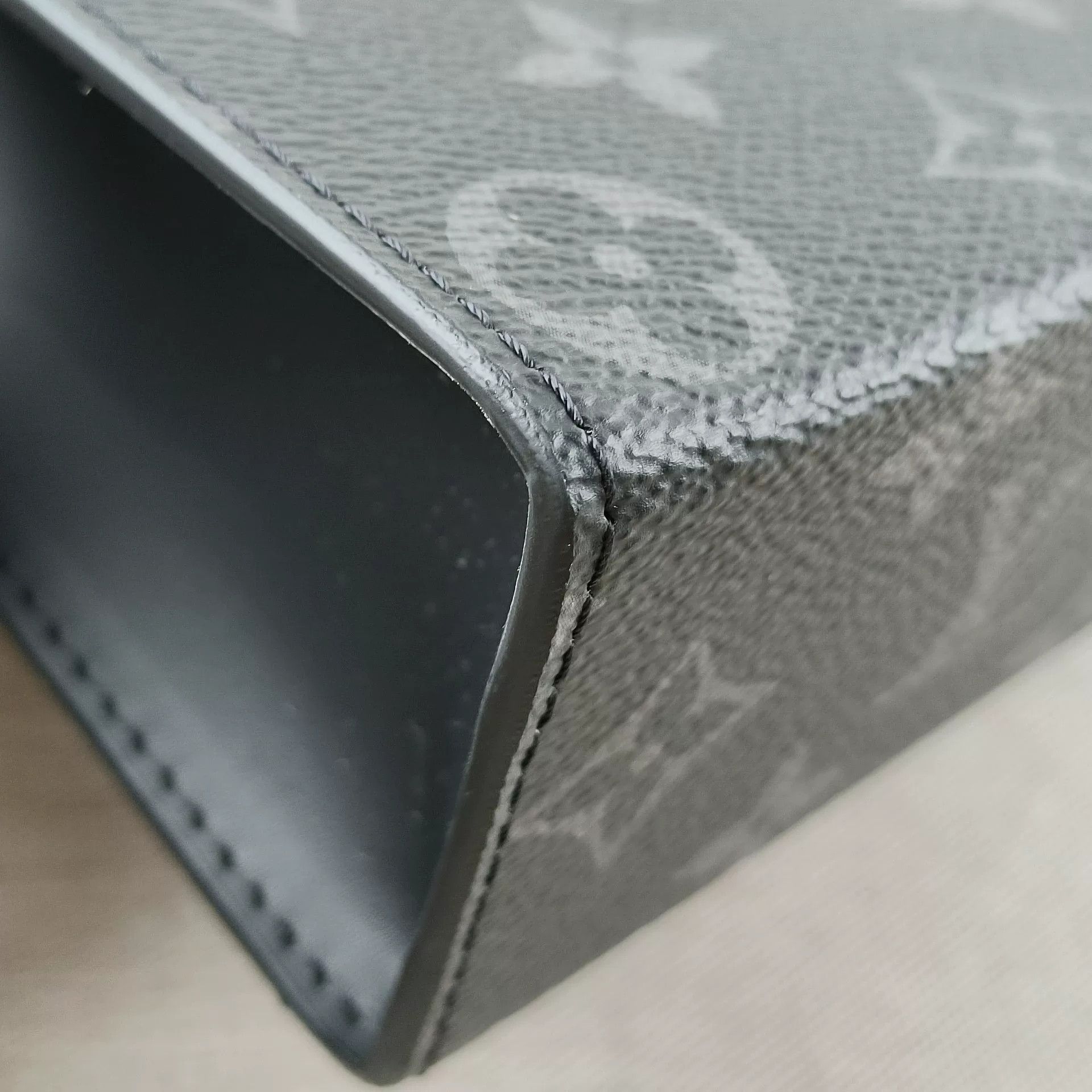 Louis Vuitton Pre-loved Bag Brand new condition Size ONE SIZE - 3 Thumbnail