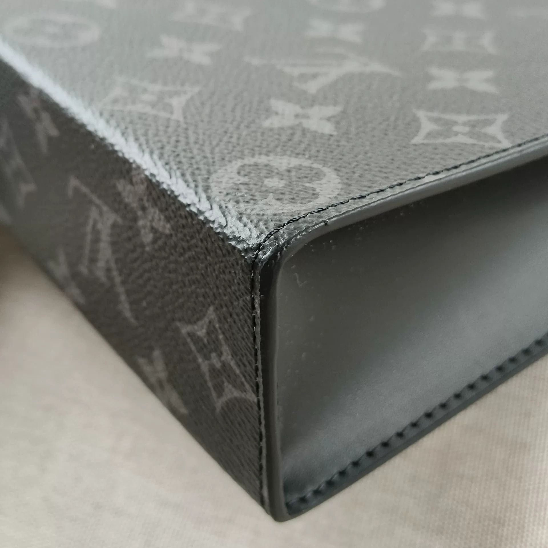 Louis Vuitton Pre-loved Bag Brand new condition Size ONE SIZE - 5 Thumbnail