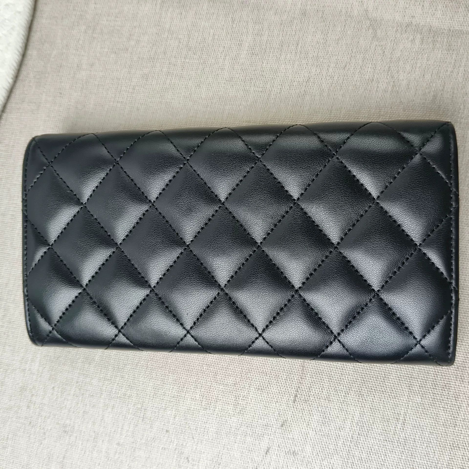 Chanel Pre-loved Bag Very good condition Size ONE SIZE - 2 Thumbnail