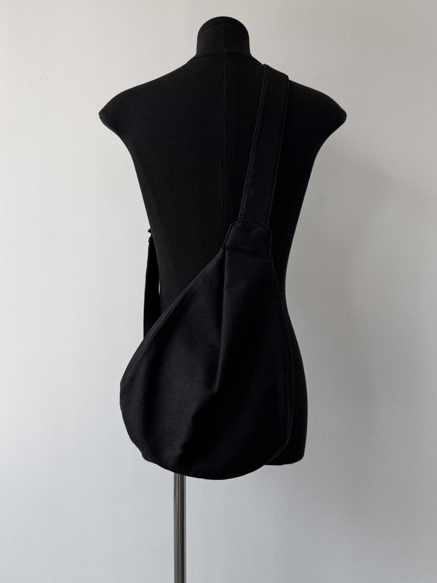 Yohji Yamamoto Yohji Yamamoto Discord Linen Drop Bag Size ONE SIZE - 3 Thumbnail