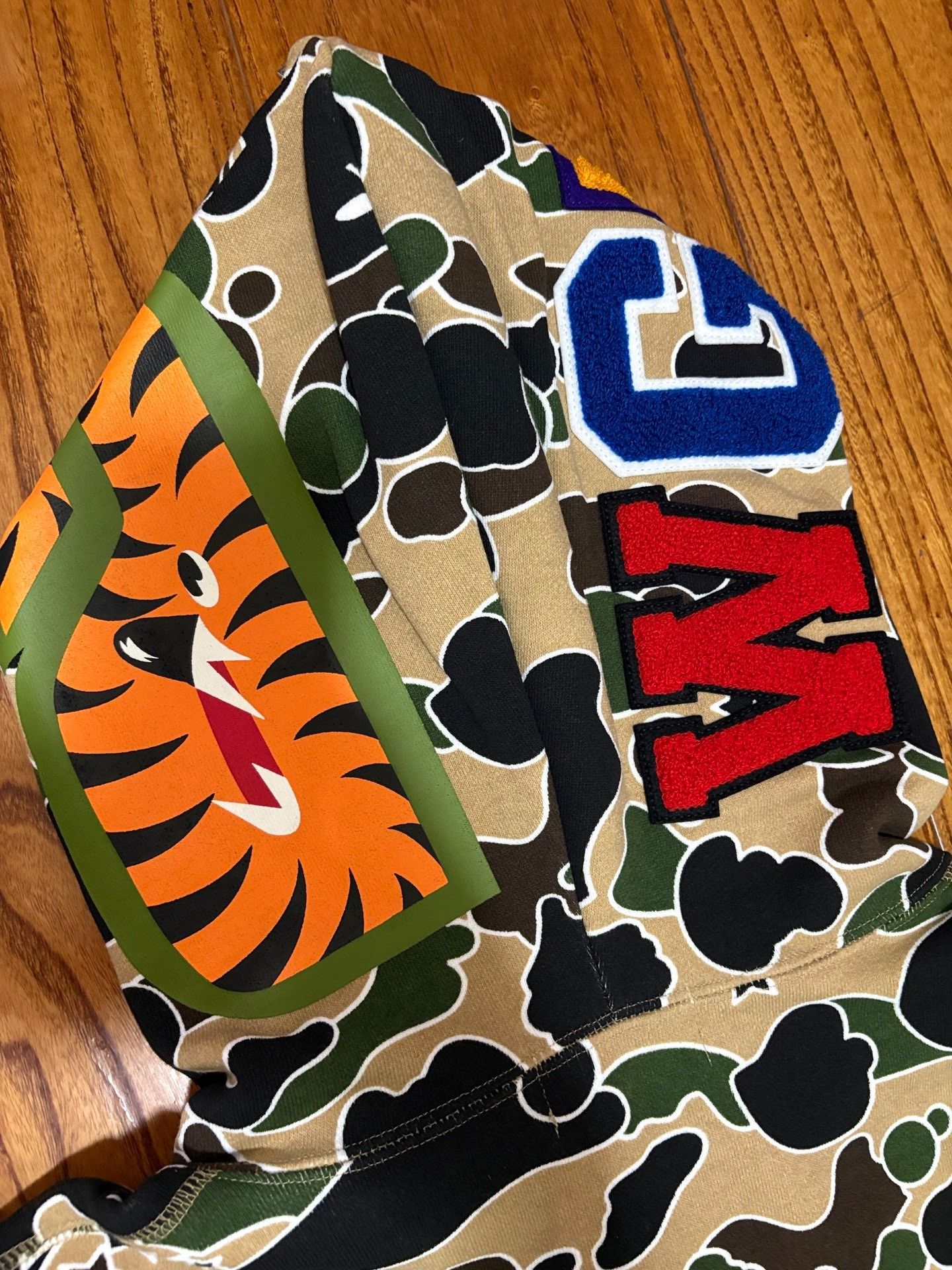 Bape BAPE Meteor Yellow Camo Shark Hoodie Size US XL / EU 56 / 4 - 3 Thumbnail
