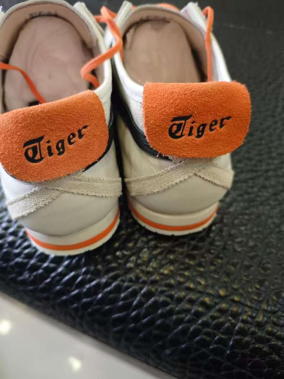 Onitsuka Tiger Onitsuka Tiger Mexico 66 SD VIN Size US 10 / EU 43 - 5 Thumbnail