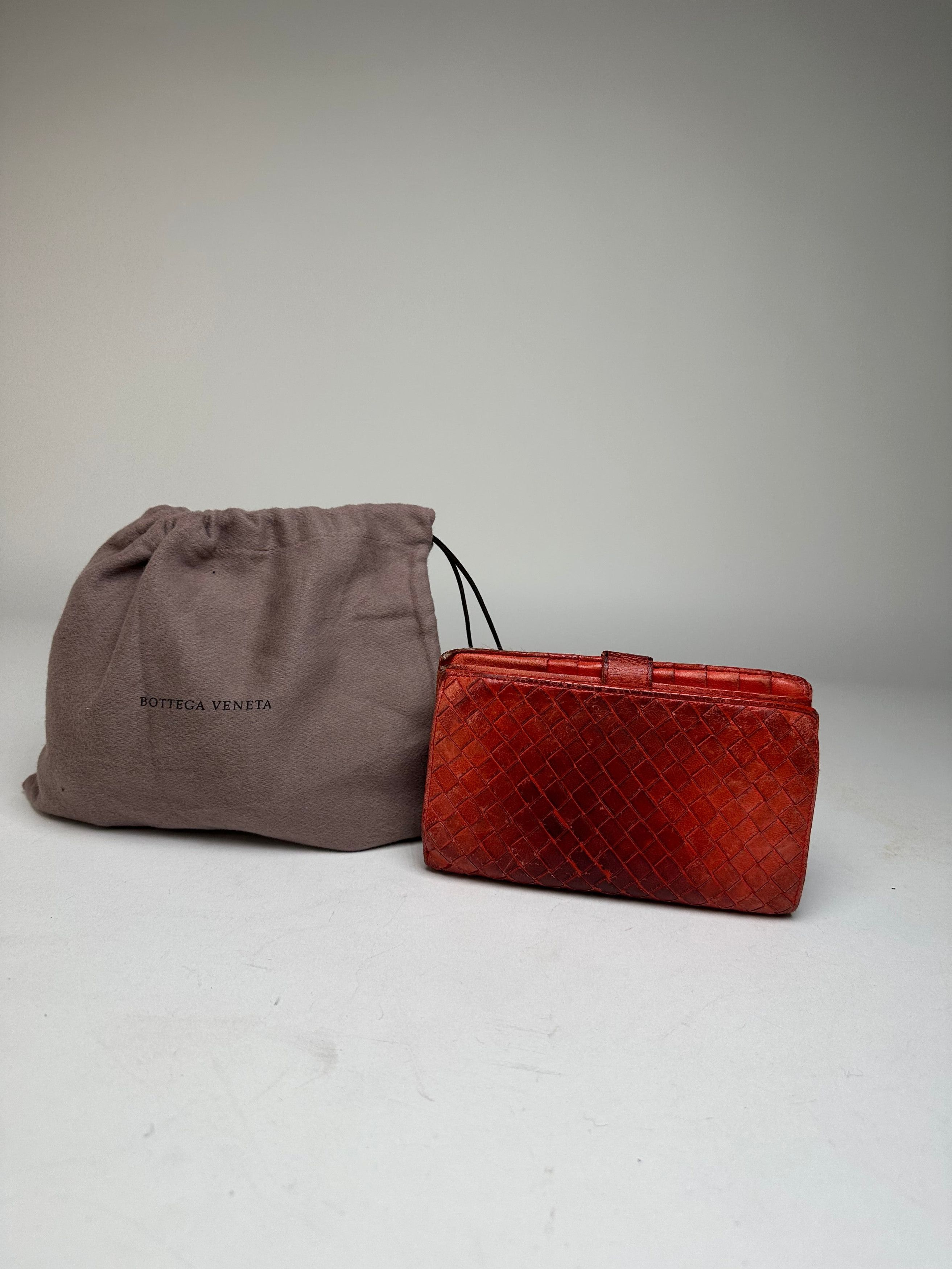 Bottega Veneta Vintage Inteecciato Leather Wallet Red Size ONE SIZE - 2 Thumbnail
