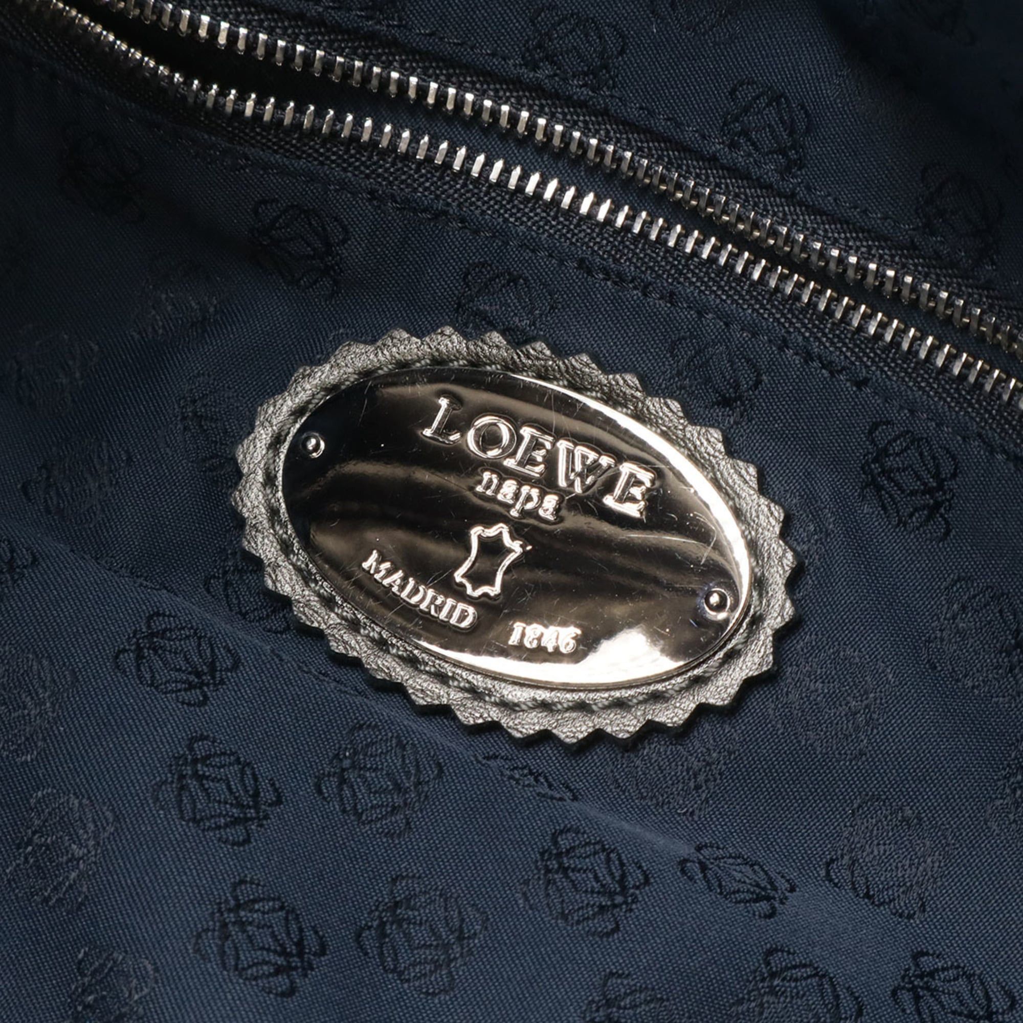 Loewe LOEWE Viento 30 Anagram Shoulder Bag/Handbag with Charm, Nappa Leather, Metallic Silver Size ONE SIZE - 9 Thumbnail
