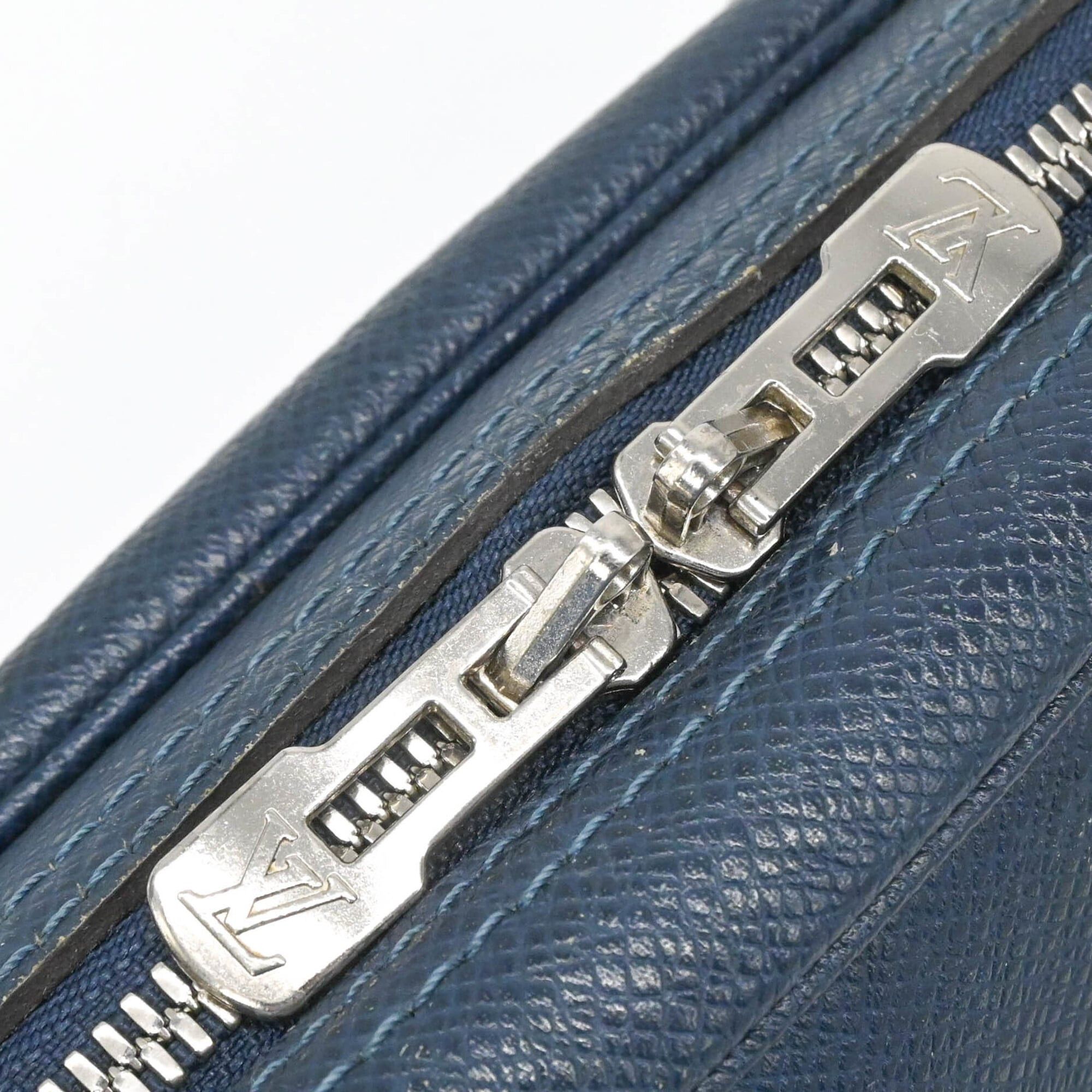 Louis Vuitton LOUIS VUITTON Port Document Voyage PM Bag, Handbag, Ocean Navy, M30639 Size ONE SIZE - 7 Thumbnail