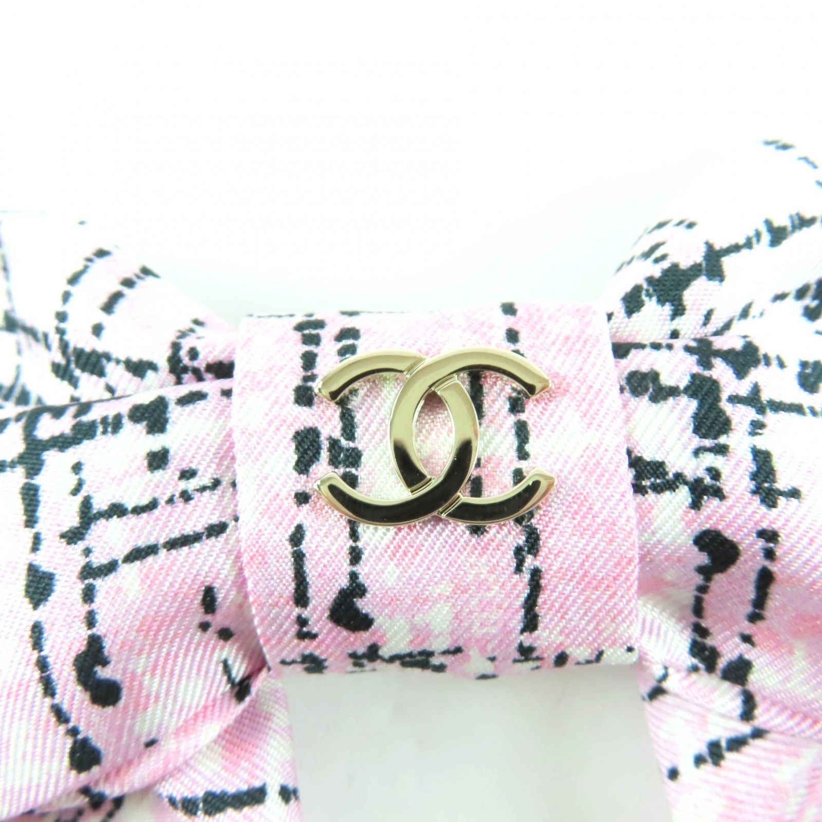 Chanel Chanel Chanel Valletta Silk Hair Clip Textile Other DUTY FREE for USA Size ONE SIZE - 5 Thumbnail