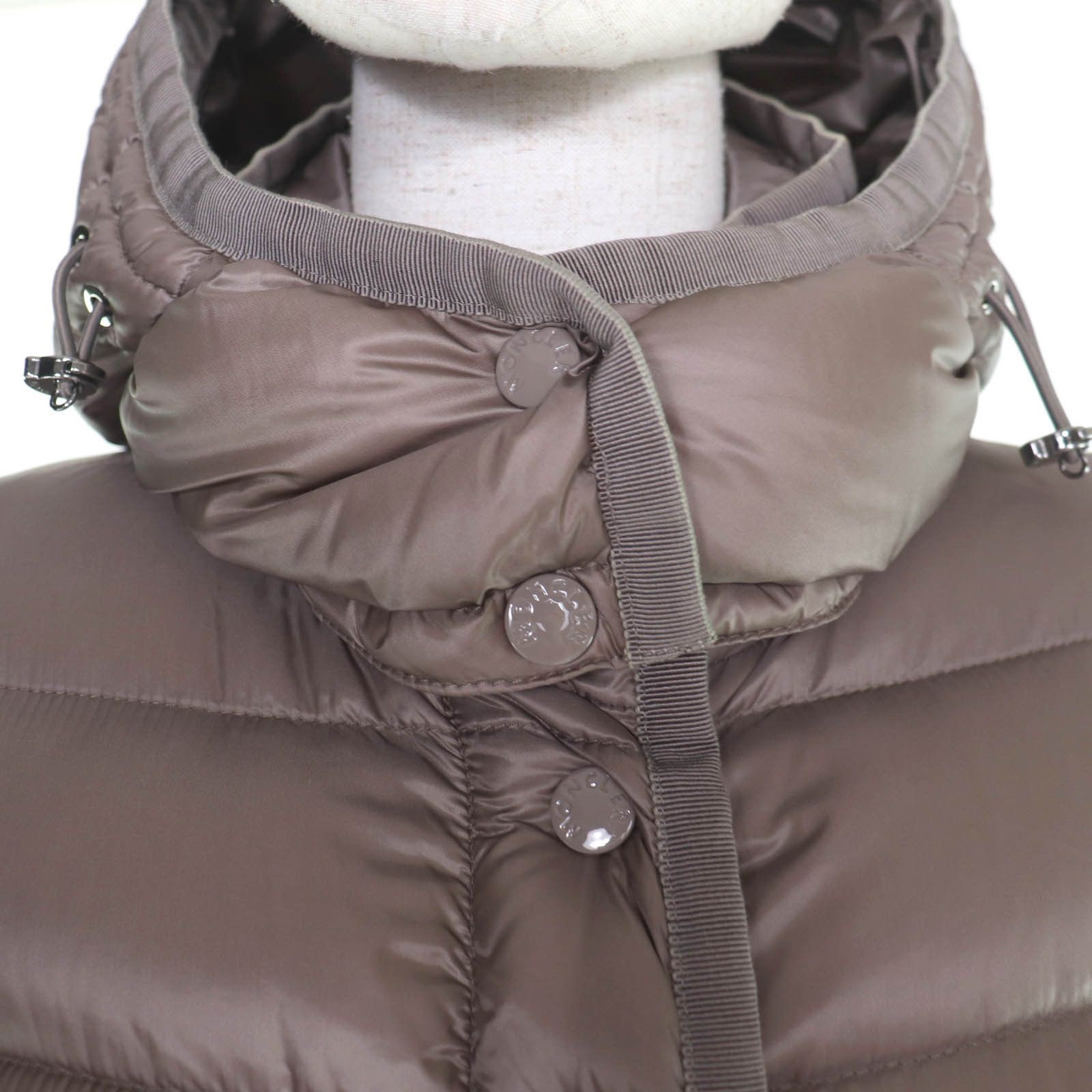 Moncler Moncler Moncler Hermine Nylon Down Coat Textile Outerwear DUTY FREE for USA Size ONE SIZE - 4 Thumbnail