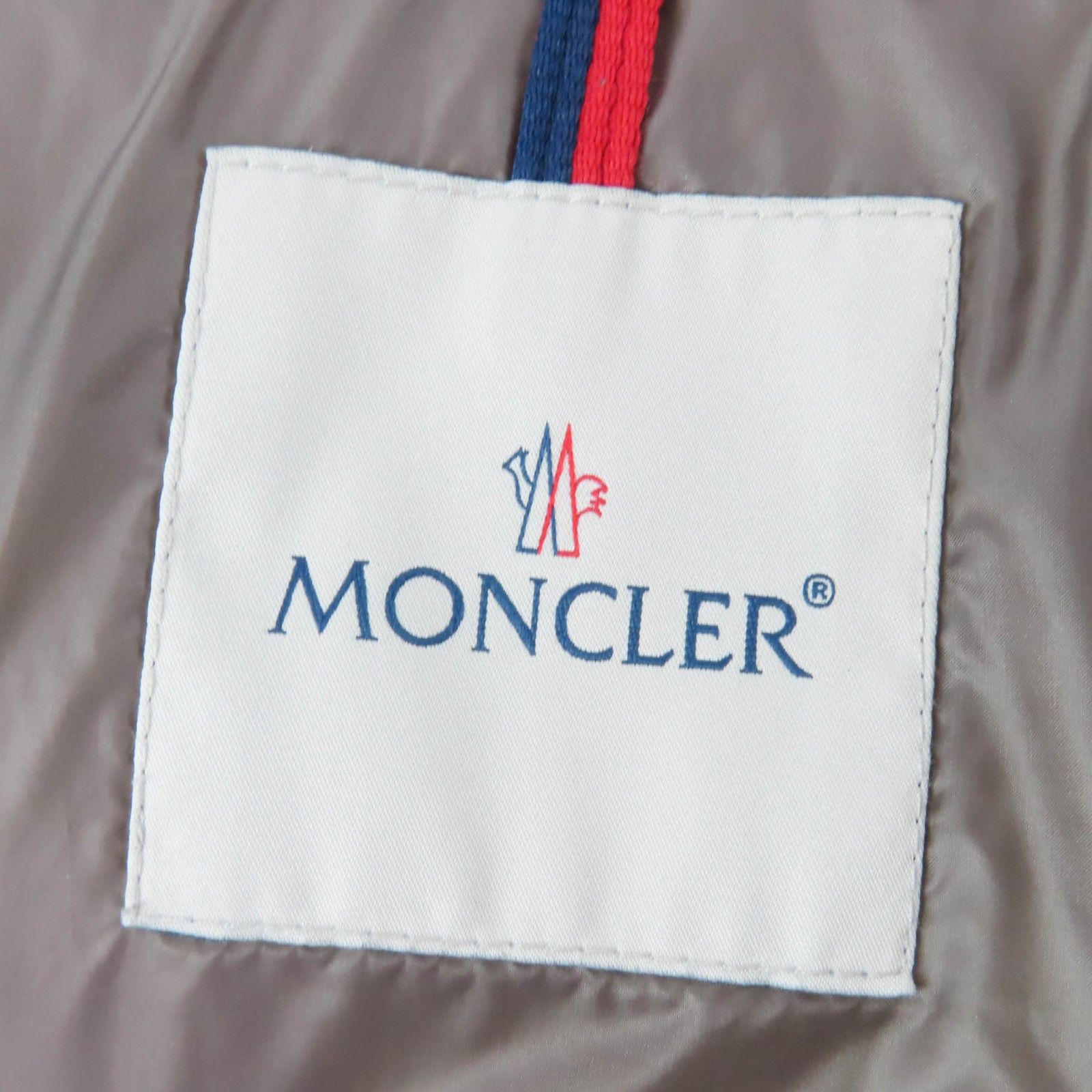 Moncler Moncler Moncler Hermine Nylon Down Coat Textile Outerwear DUTY FREE for USA Size ONE SIZE - 8 Thumbnail