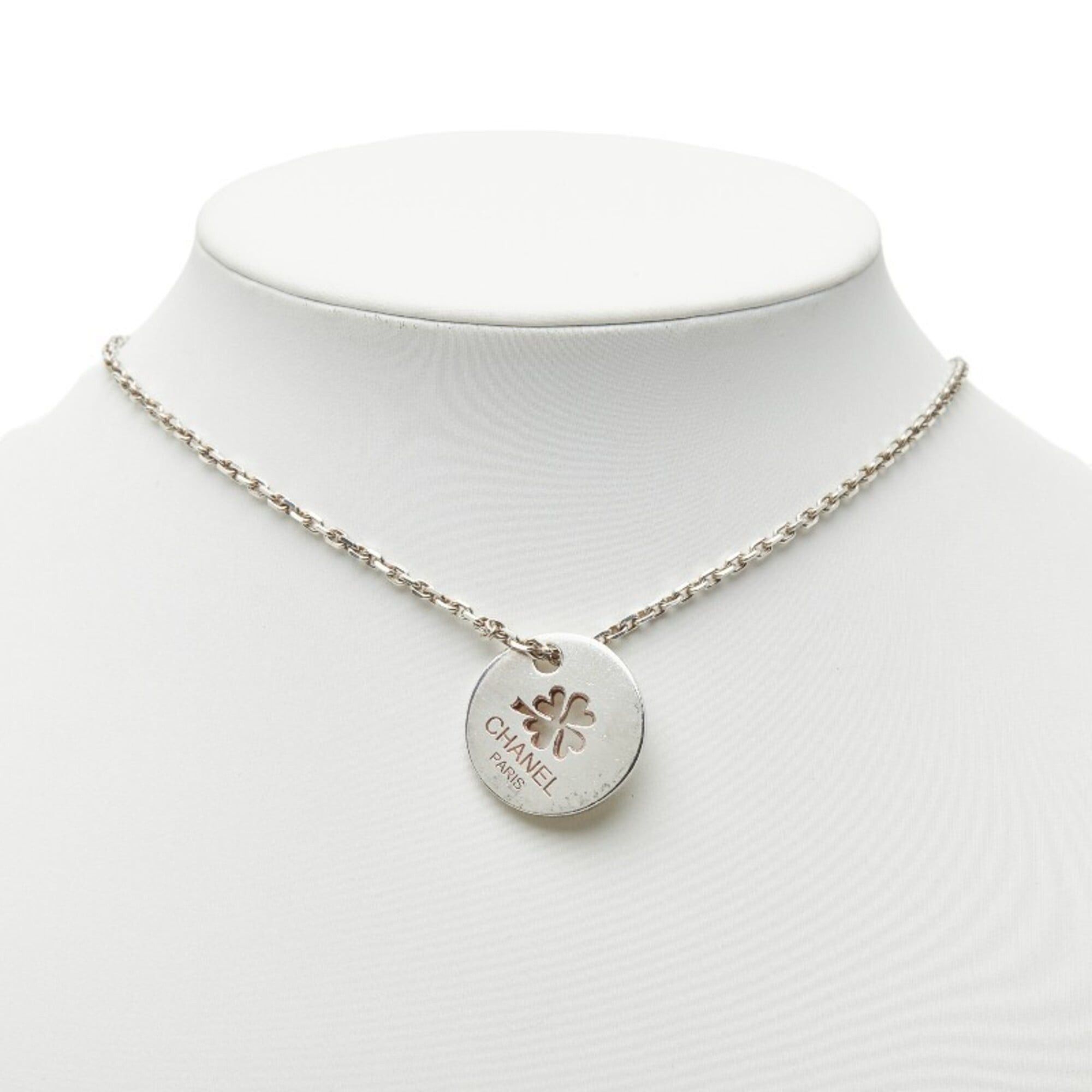 Chanel Chanel 31 RUE CAMBON Clover Motif Necklace, Sterling Silver, Women's. Size ONE SIZE - 6 Thumbnail