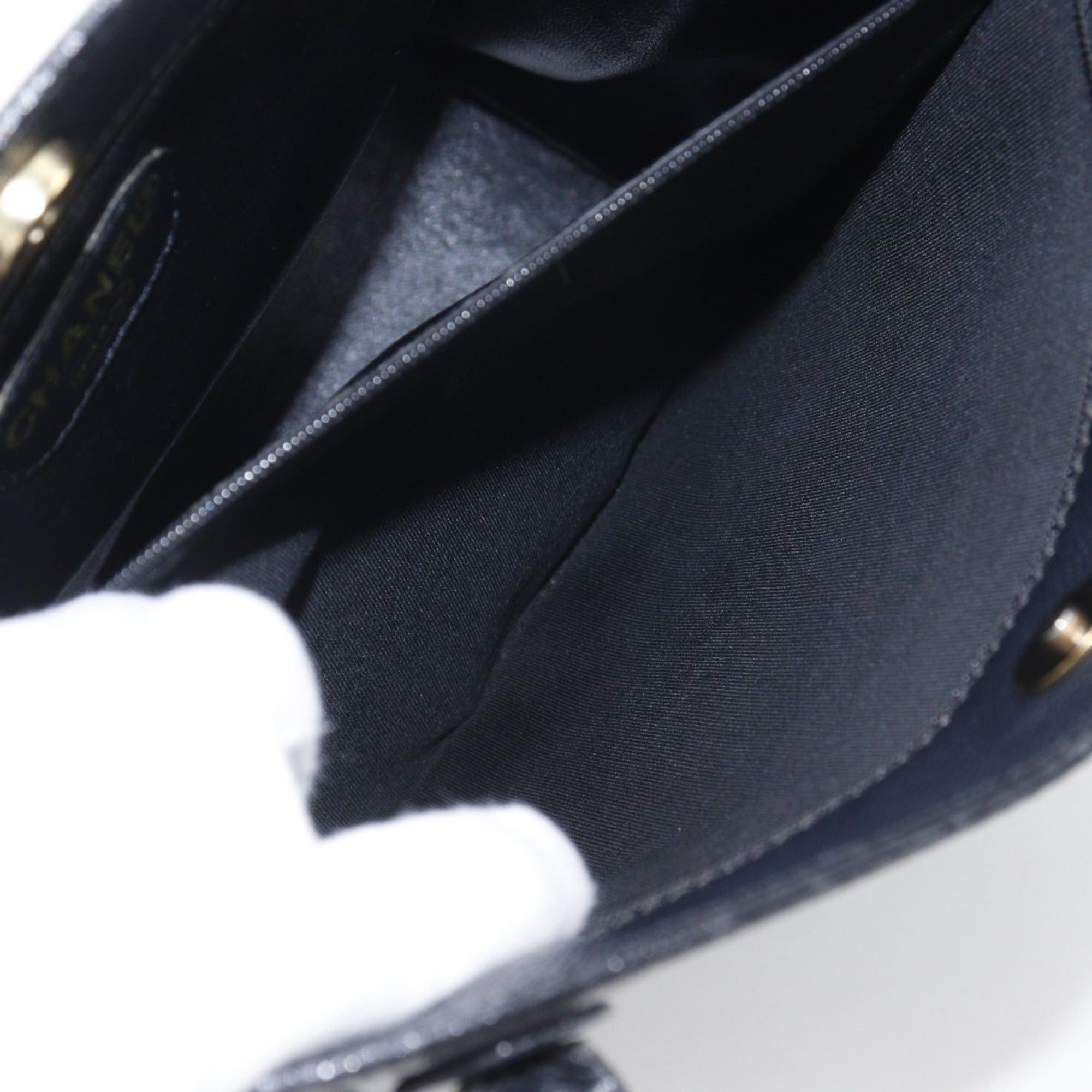 Chanel Chanel logo tote bag, caviar leather, black, A4 size, magnetic closure, women's. Size ONE SIZE - 8 Thumbnail
