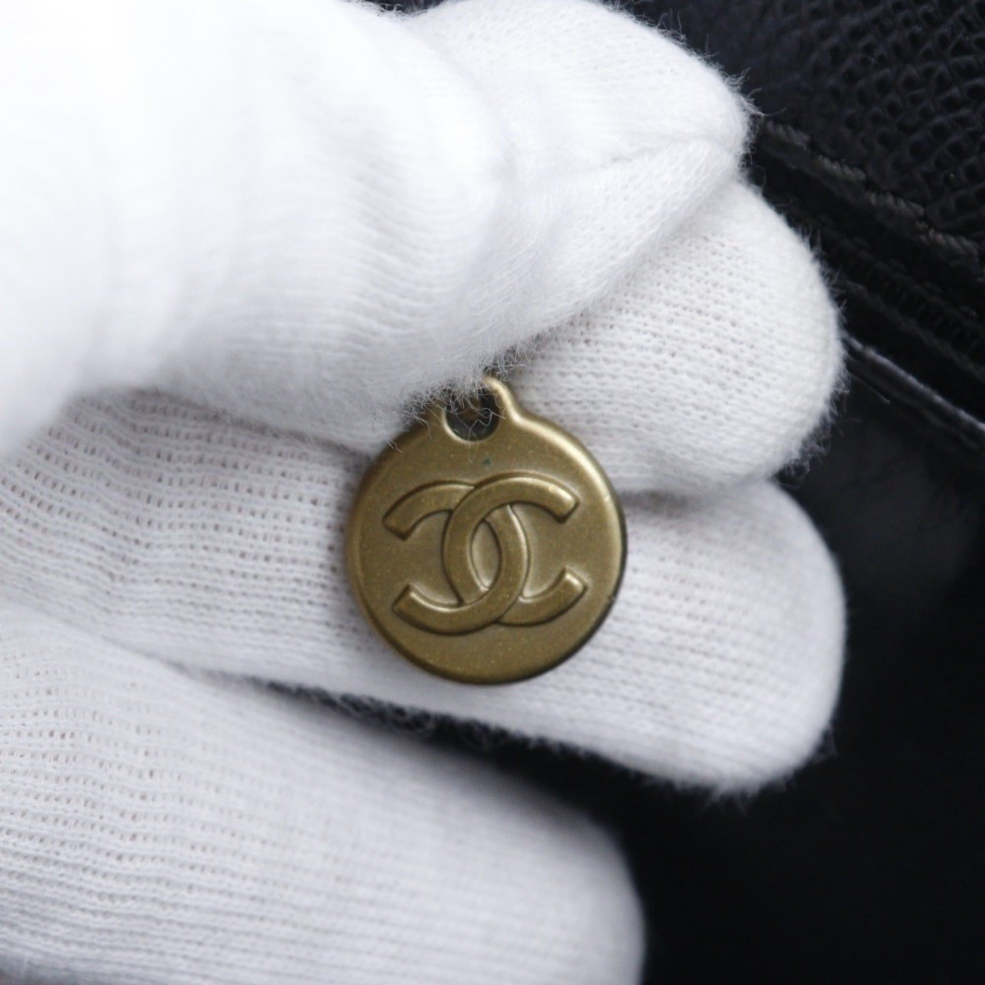 Chanel Chanel logo tote bag, caviar leather, black, A4 size, magnetic closure, women's. Size ONE SIZE - 13 Thumbnail
