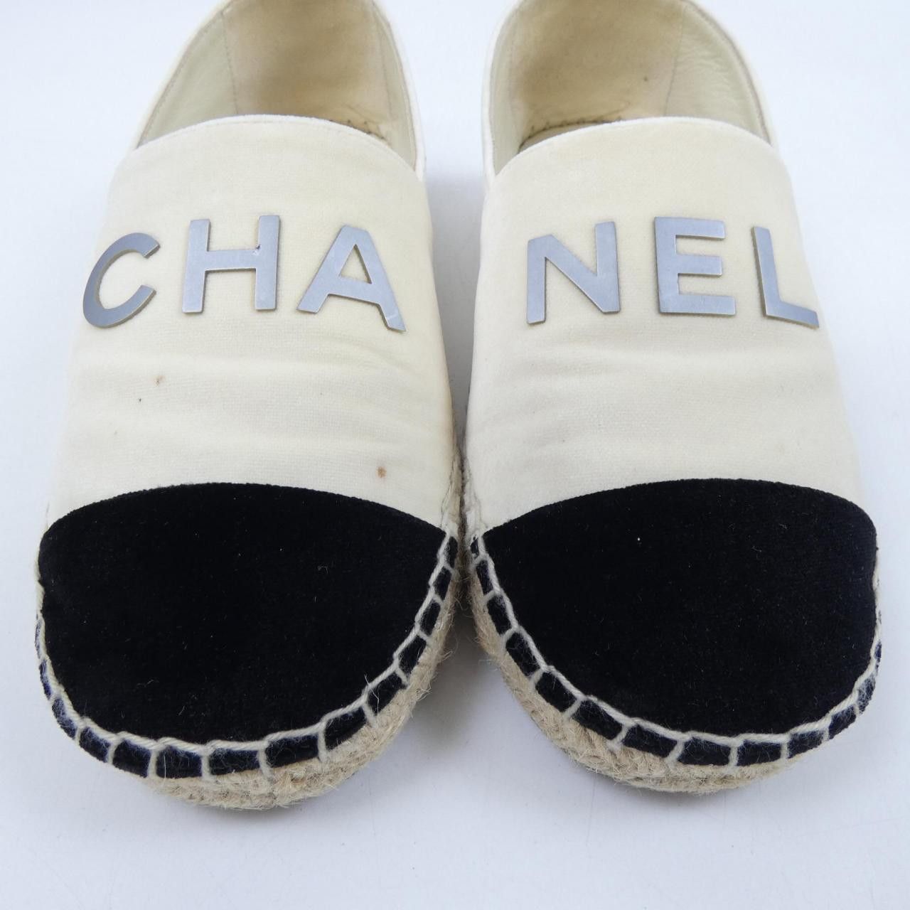 Chanel Chanel Chanel Leather Shoes Others Shoes G34012X52059 DUTY FREE for USA Size ONE SIZE - 7 Thumbnail
