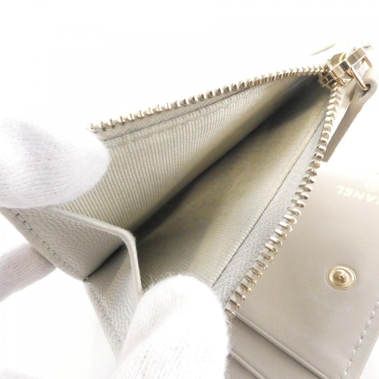 Chanel Chanel Chanel Caviar Skin Bifold Wallet Leather Short Wallet AP4181 DUTY FREE for USA Size ONE SIZE - 8 Thumbnail