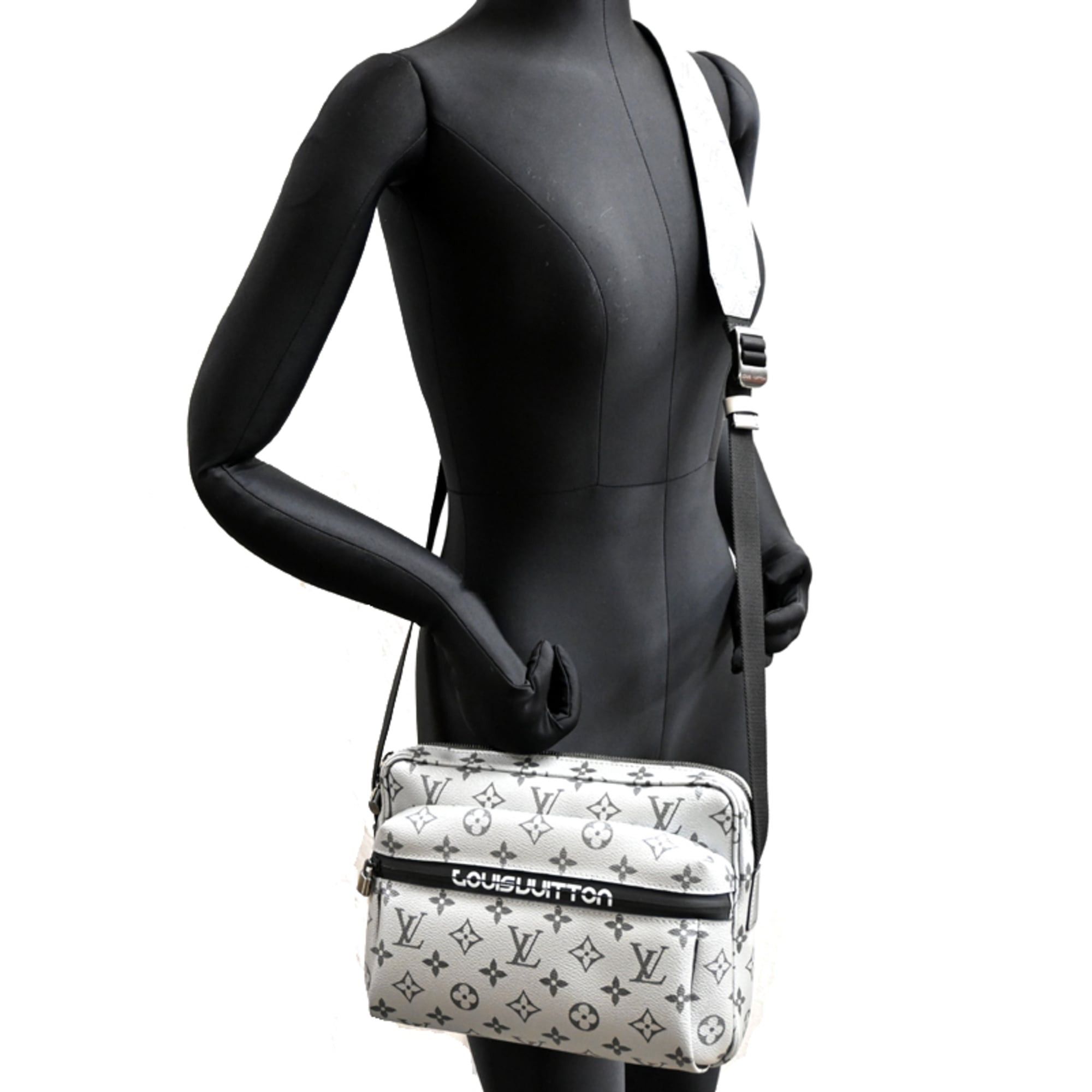 Louis Vuitton Louis Vuitton Reflect Messenger PM Women's/Men's Shoulder Bag M43859 (Discontinued) Monogram Canvas Silver Size ONE SIZE - 10 Thumbnail