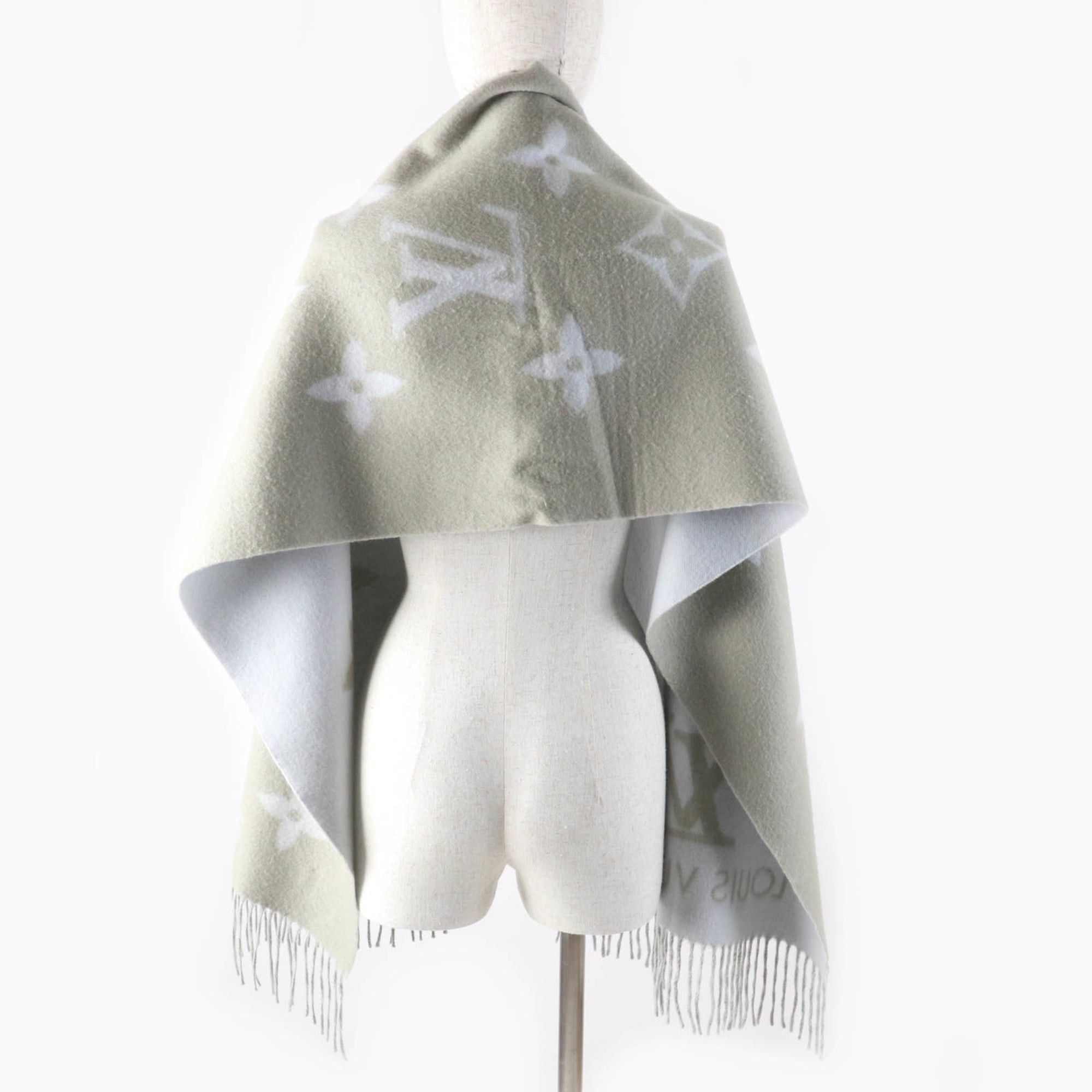 Louis Vuitton LOUIS VUITTON Echarpe Reykjavik M70462 100% Cashmere Stole, Gray and Light Blue, Made in England, Authentic, Women's Size ONE SIZE - 5 Thumbnail