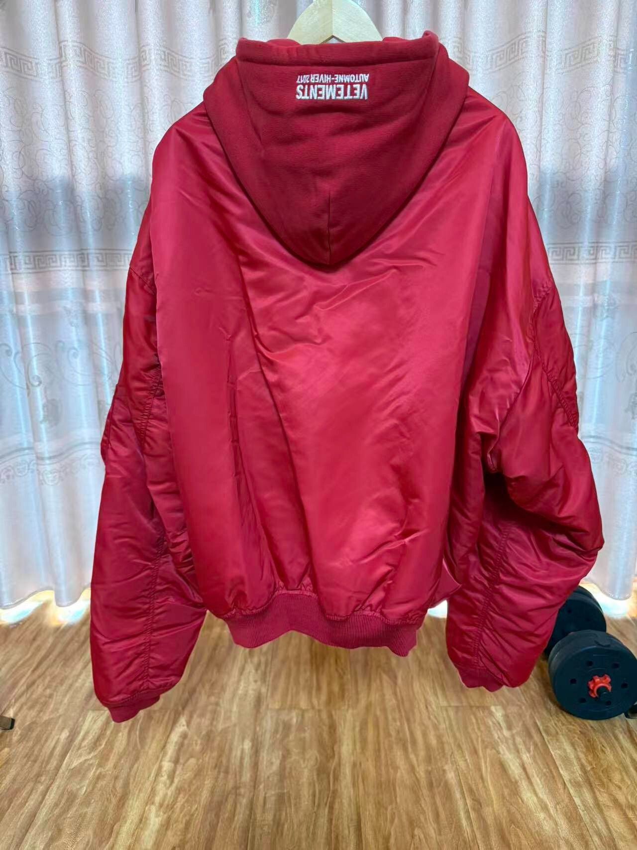 Vetements Vetements 2017 Red Hooded Bomber Jacket Size US XS / EU 42 / 0 - 2 Thumbnail