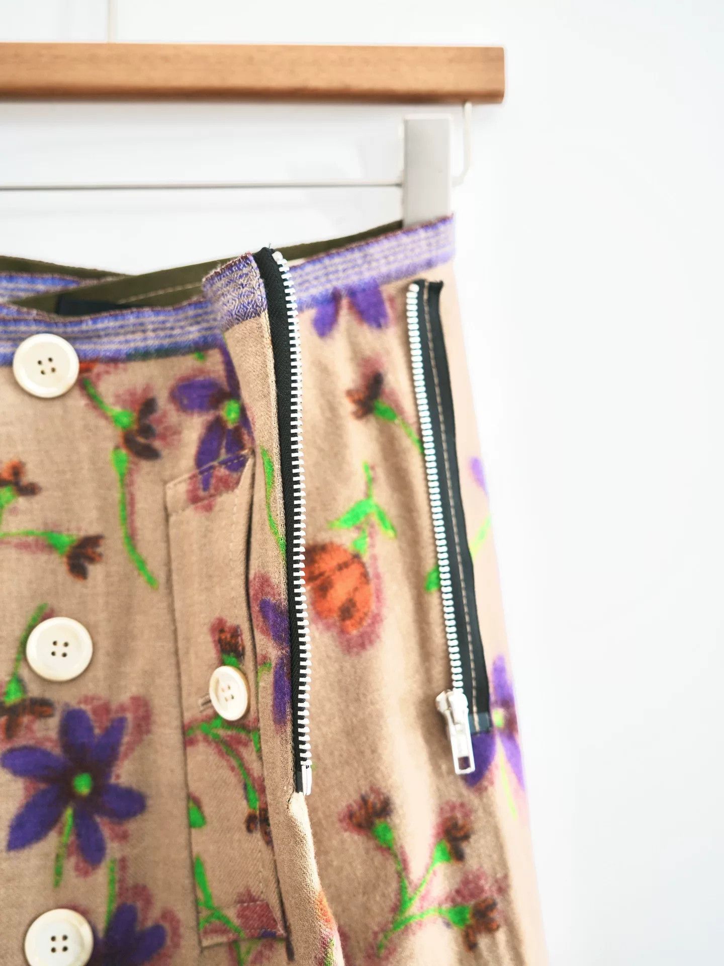 Comme des Garcons Comme des Garcons Floral Button Skirt Size 36" / US 14 / IT 50 - 4 Thumbnail