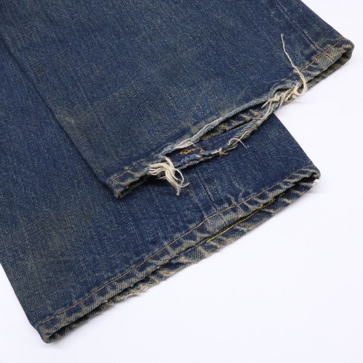 Other Other Levi’s Cotton Denim Pants Textile Jeans DUTY FREE for USA Size ONE SIZE - 12 Thumbnail