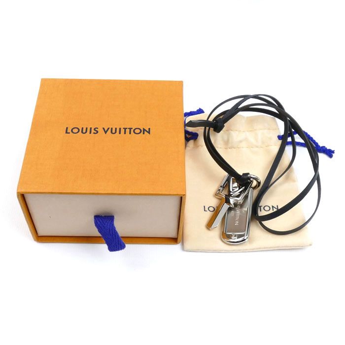Louis Vuitton Louis Vuitton Louis Vuitton Collier Plaque V Square Necklace Metal Necklace M61984 DUTY FREE for USA Size ONE SIZE - 7 Thumbnail