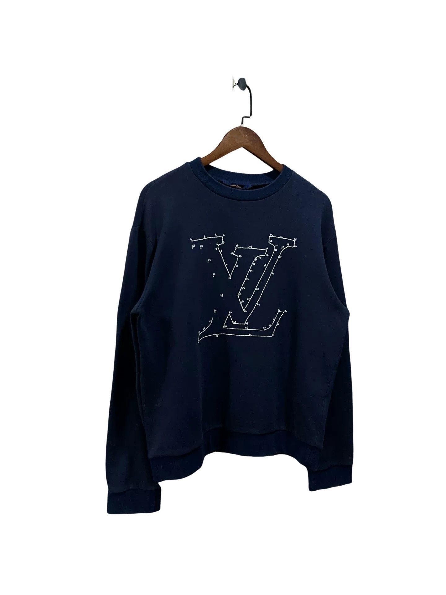 Louis Vuitton Louis Vuitton Embroidery LV Logo Sweatshirt Size M Size US M / EU 48-50 / 2 - 5 Thumbnail
