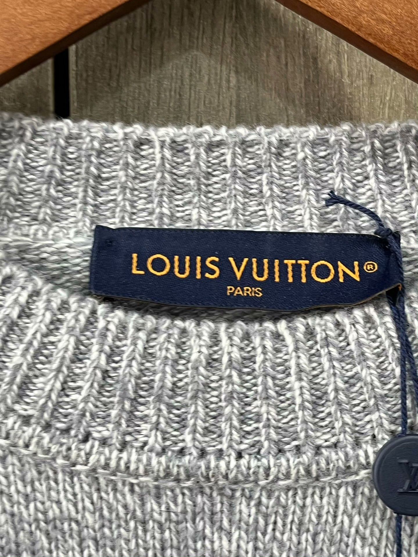 Louis Vuitton Louis Vuitton Fox Logo Knit Sweater Size M Size US M / EU 48-50 / 2 - 5 Thumbnail
