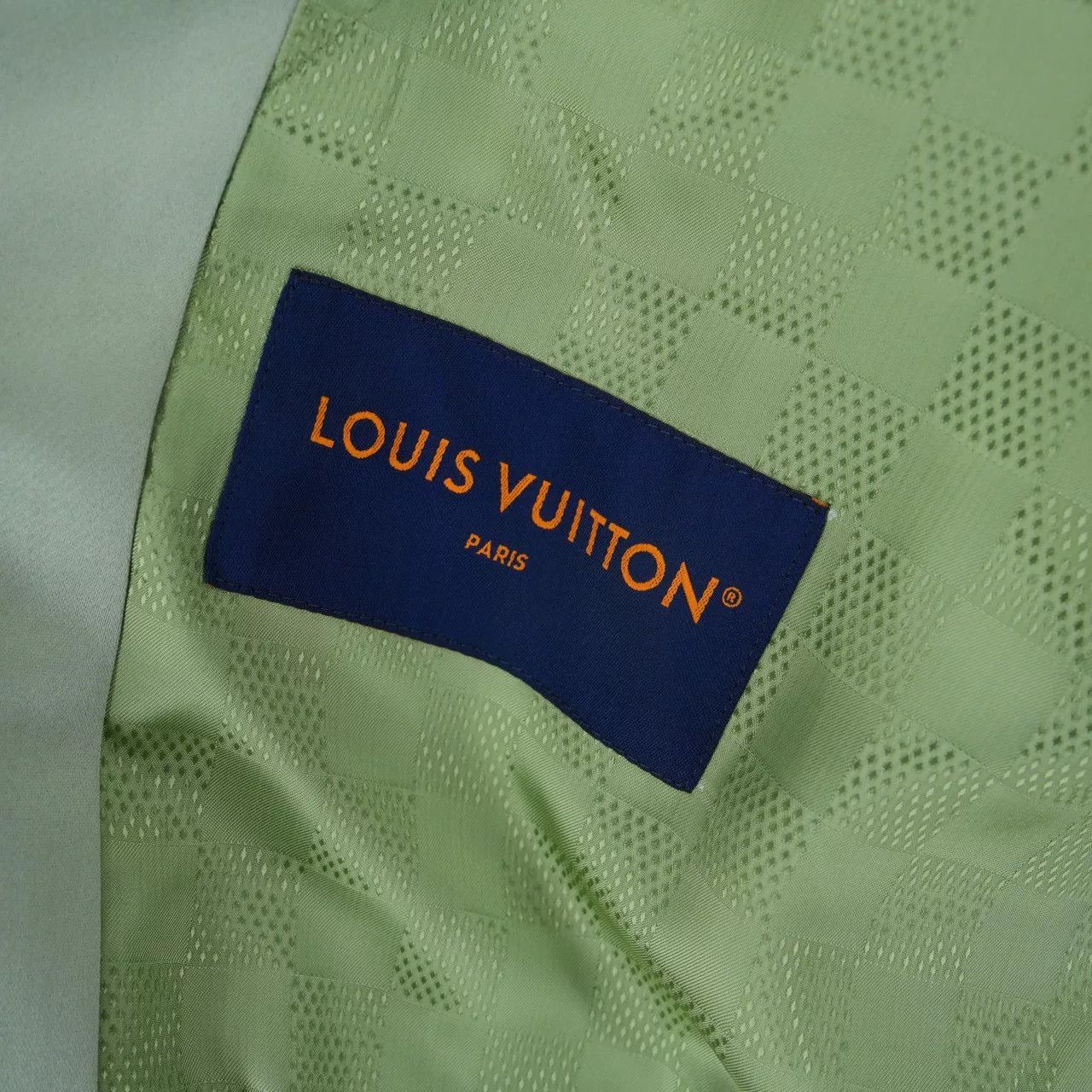 Louis Vuitton Louis Vuitton Dragon Sequin Bomber Jacket 46 Size US S / EU 44-46 / 1 - 5 Thumbnail