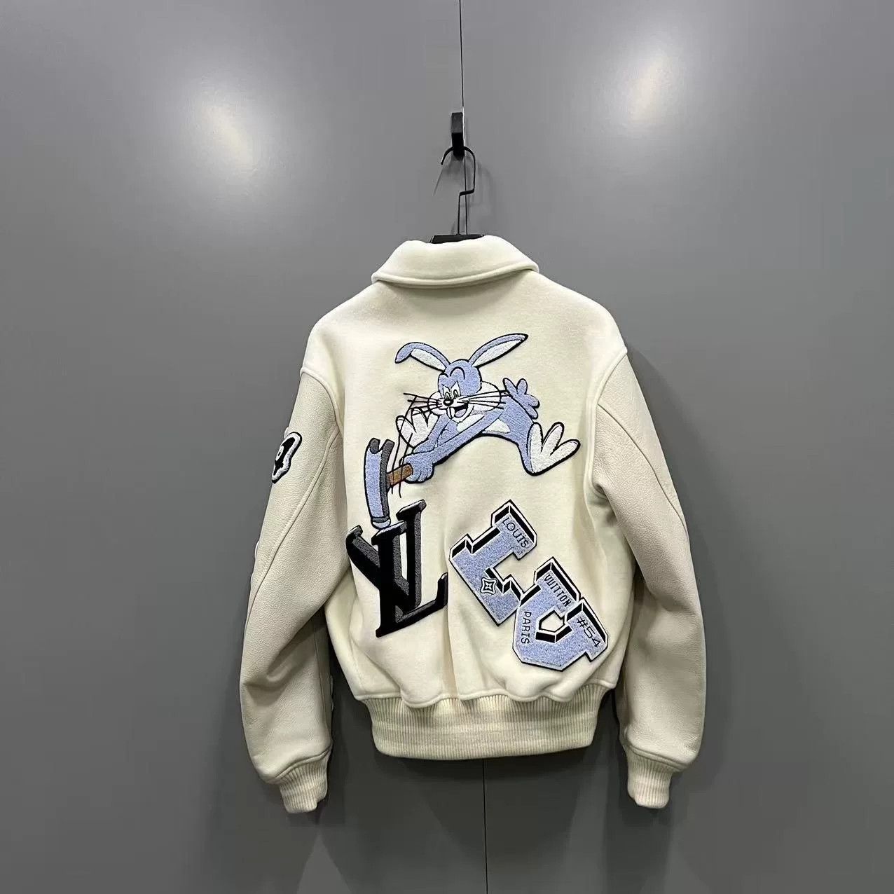 Louis Vuitton Louis Vuitton Bugs Bunny Varsity Jacket 44 Size US S / EU 44-46 / 1 - 2 Thumbnail