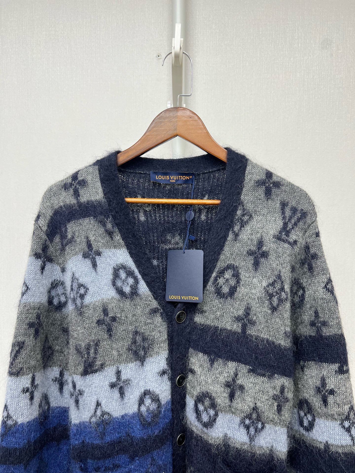 Louis Vuitton Louis Vuitton Monogram Mohair Cardigan Size L Size US L / EU 52-54 / 3 - 3 Thumbnail