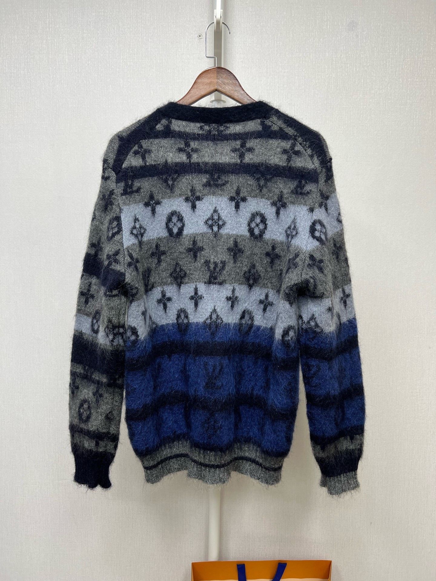 Louis Vuitton Louis Vuitton Monogram Mohair Cardigan Size L Size US L / EU 52-54 / 3 - 2 Thumbnail