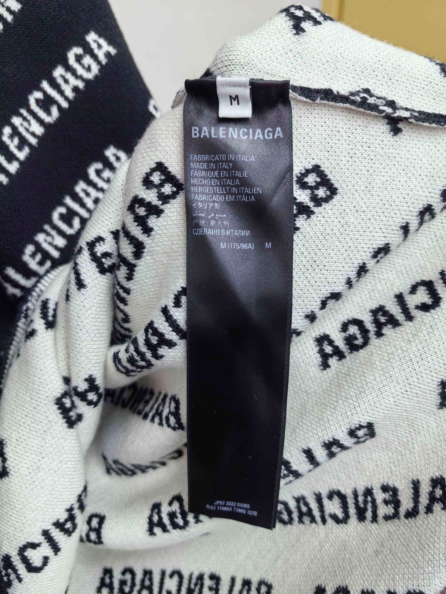 Balenciaga Balenciaga All-Over Logo Knit Sweater Size M Size US M / EU 48-50 / 2 - 6 Thumbnail