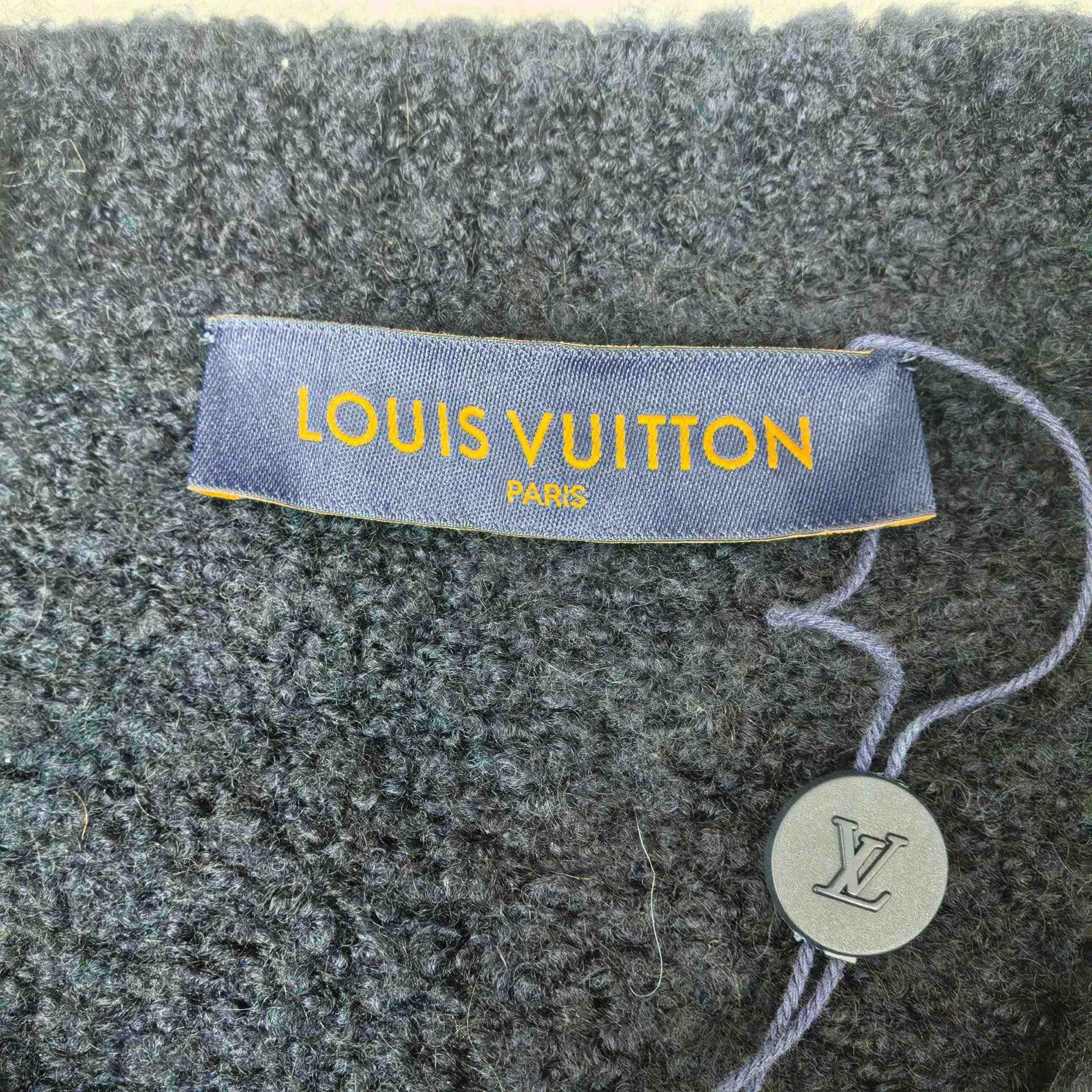 Louis Vuitton Louis Vuitton LV Logo Boucl¨¦ Knit Sweater XXL Size US XXL / EU 58 / 5 - 5 Thumbnail
