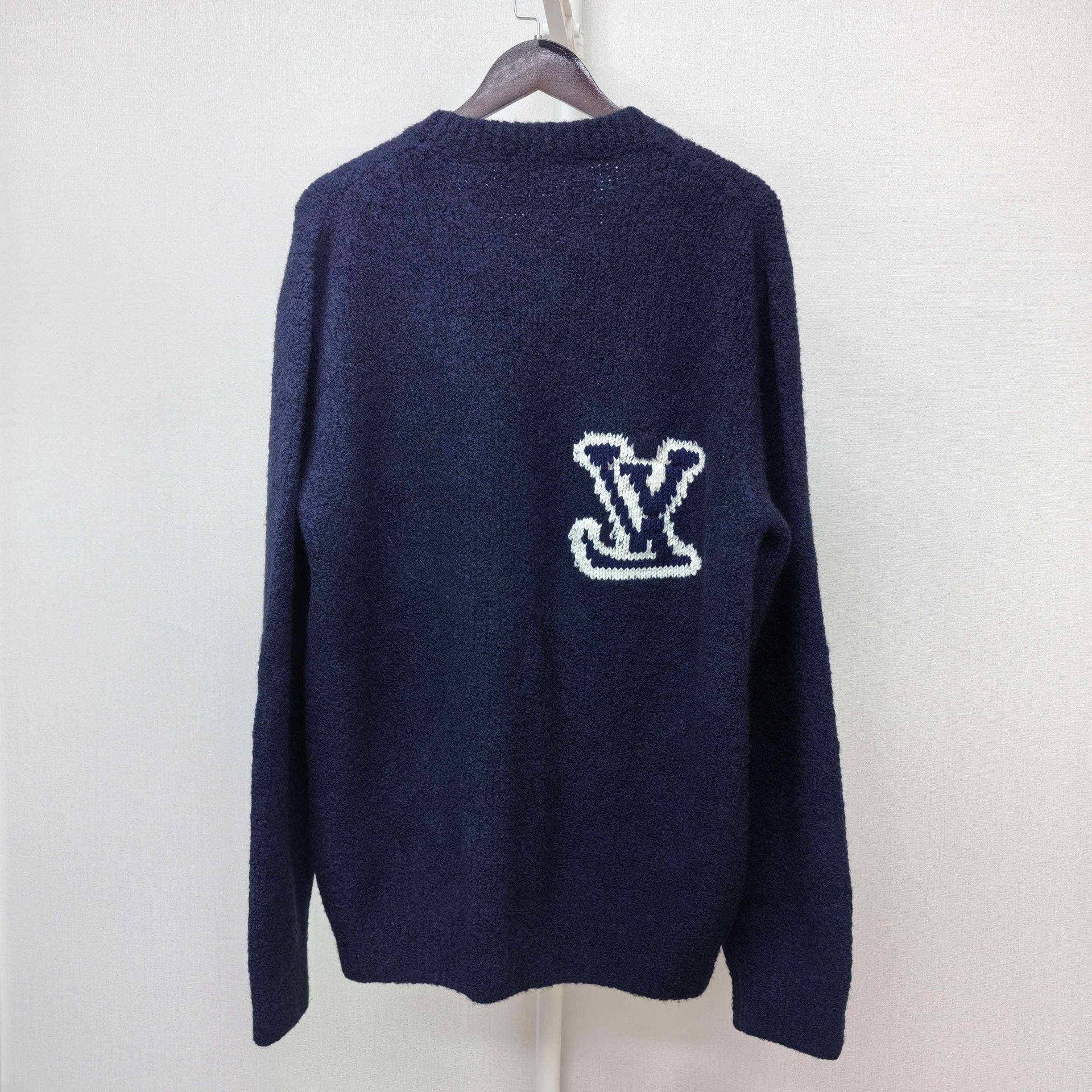Louis Vuitton Louis Vuitton LV Logo Boucl¨¦ Knit Sweater XXL Size US XXL / EU 58 / 5 - 2 Thumbnail
