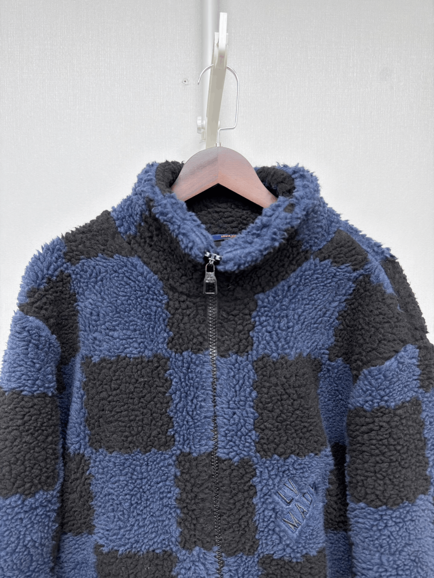 Louis Vuitton Louis Vuitton x Nigo Damier Fleece Jacket Size L Size US L / EU 52-54 / 3 - 3 Thumbnail
