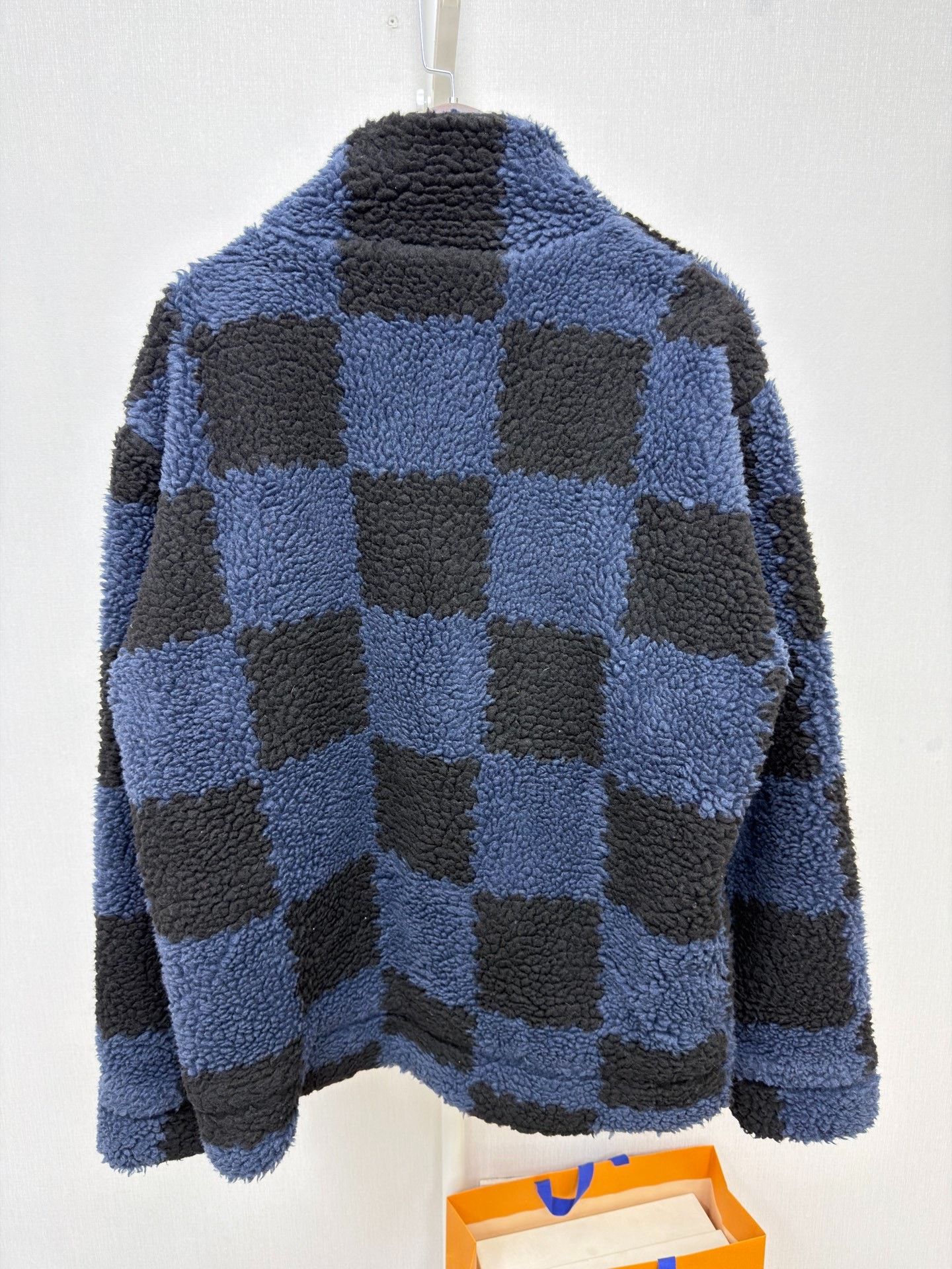 Louis Vuitton Louis Vuitton x Nigo Damier Fleece Jacket Size L Size US L / EU 52-54 / 3 - 2 Thumbnail