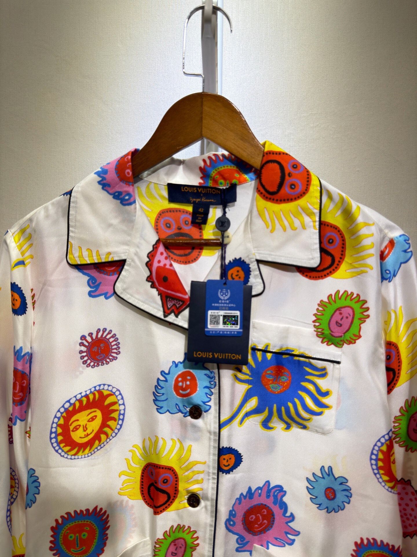 Louis Vuitton Louis Vuitton x Yayoi Kusama Silk Pajama Shirt 42 Size M / US 6-8 / IT 42-44 - 3 Thumbnail