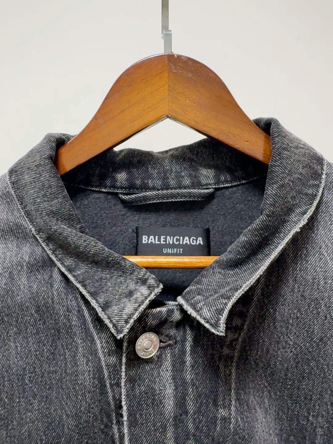 Balenciaga Balenciaga Side Zip Washed Denim Jacket XS Size US XS / EU 42 / 0 - 7 Thumbnail