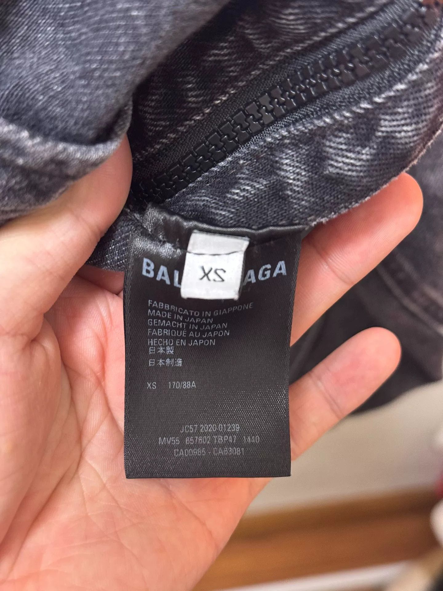 Balenciaga Balenciaga Side Zip Washed Denim Jacket XS Size US XS / EU 42 / 0 - 5 Thumbnail