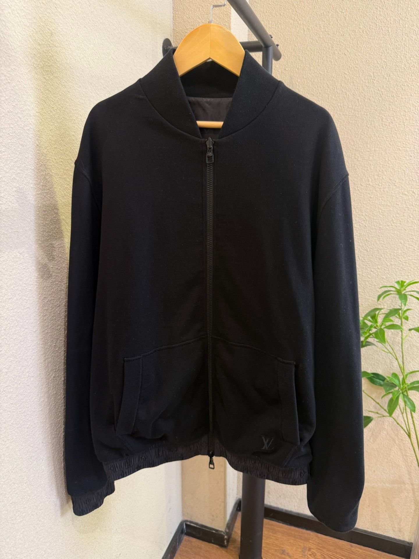 Louis Vuitton Louis Vuitton Reversible Monogram Bomber Jacket Size M Size US M / EU 48-50 / 2 - 3 Thumbnail