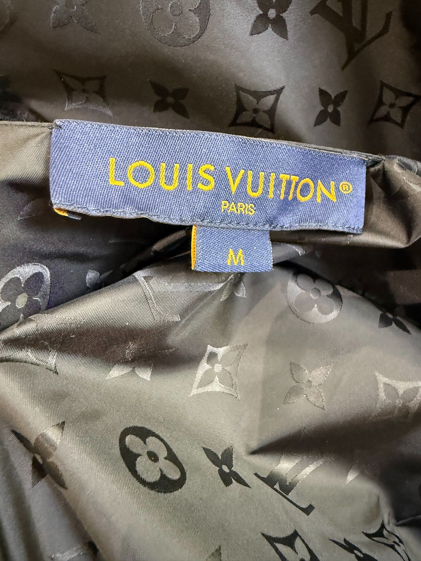 Louis Vuitton Louis Vuitton Reversible Monogram Bomber Jacket Size M Size US M / EU 48-50 / 2 - 6 Thumbnail