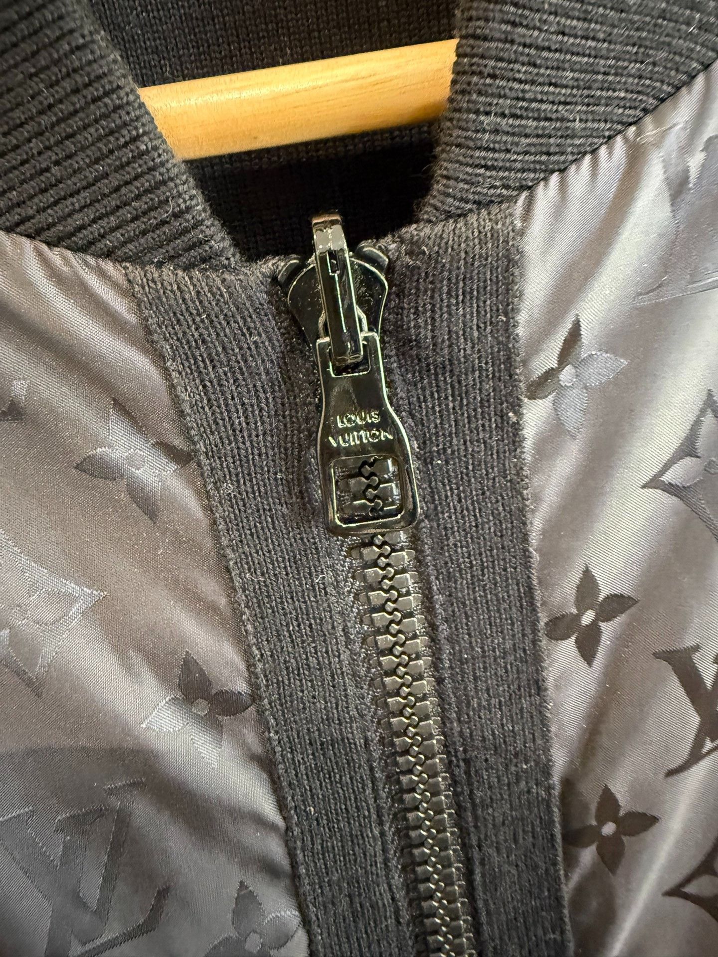 Louis Vuitton Louis Vuitton Reversible Monogram Bomber Jacket Size M Size US M / EU 48-50 / 2 - 5 Thumbnail