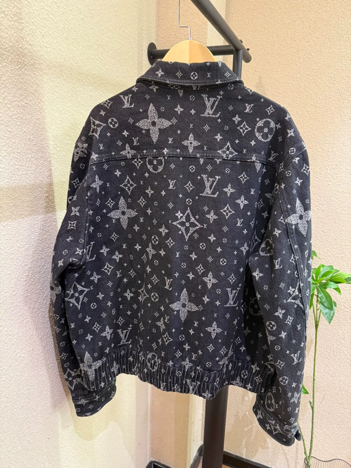 Louis Vuitton Louis Vuitton Monogram Denim Jacket Size 52 Size US L / EU 52-54 / 3 - 2 Thumbnail